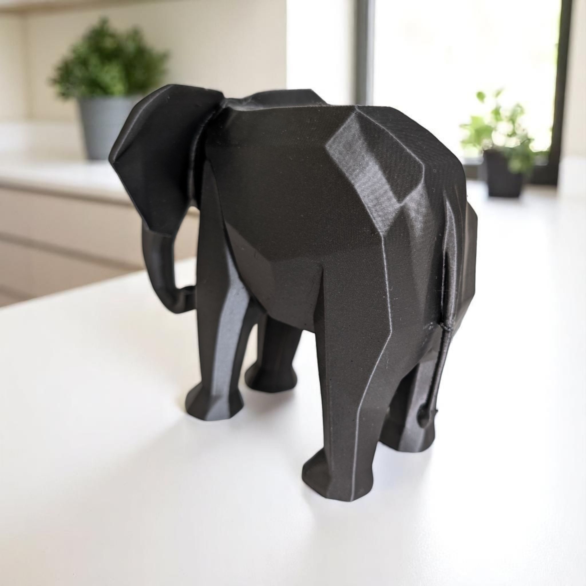 Nowoczesna rzeźba słonia low poly - figurka dekoracyjna - obrazek 2