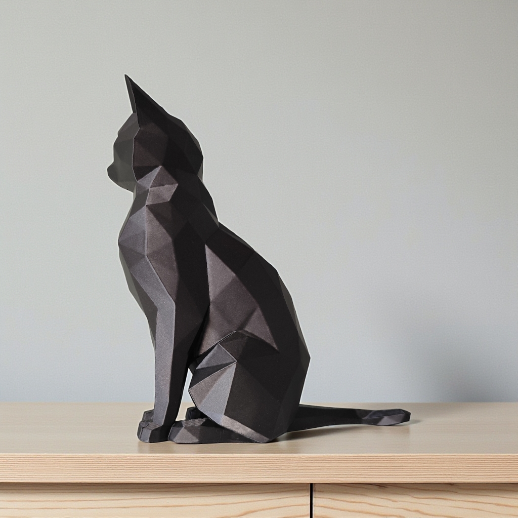 Elegancki siedzący kot w stylu Low Poly - figurka dekoracyjna - obrazek 6