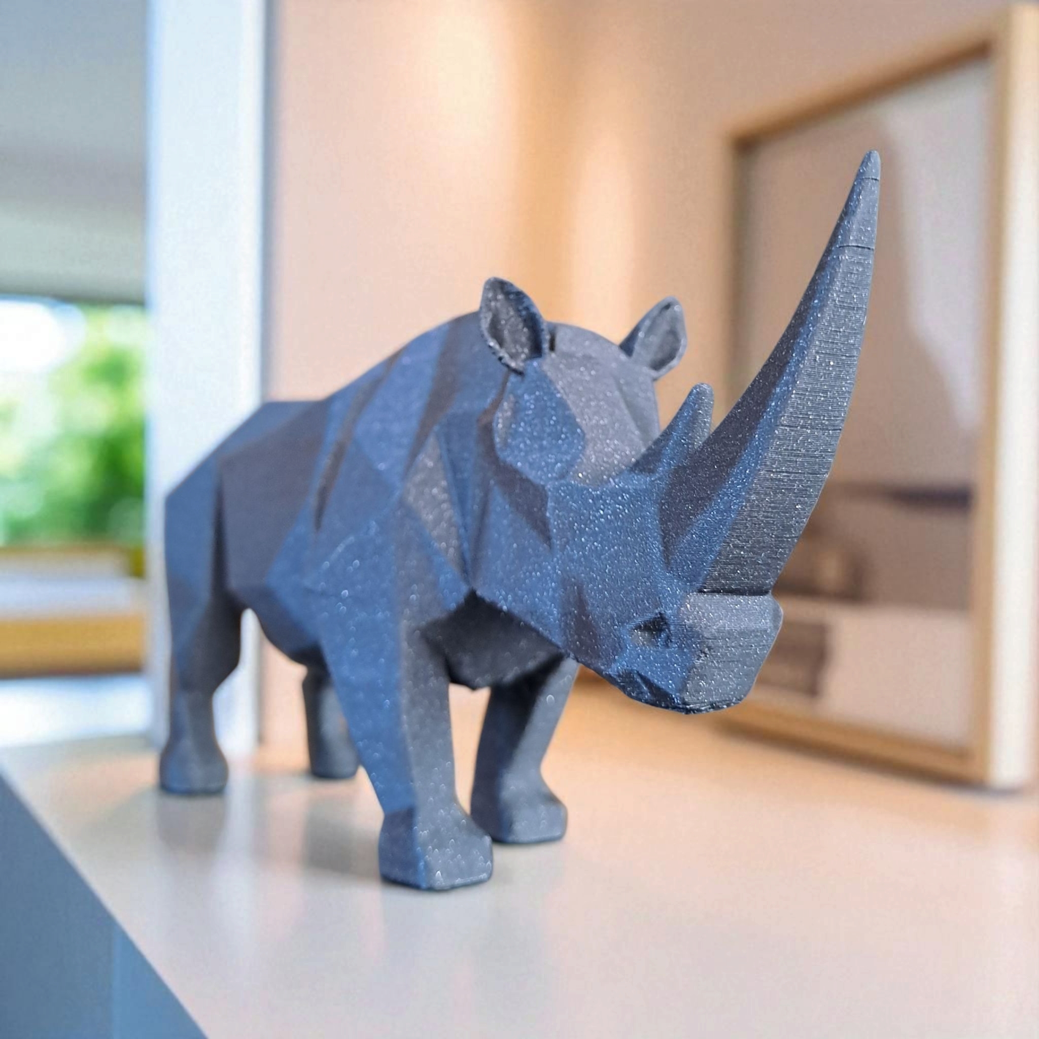 Nosorożec w geometrycznym stylu low poly - figurka dekoracyjna - obrazek 5